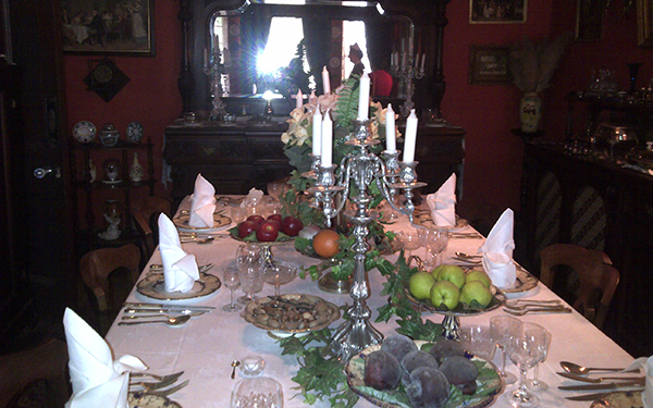 lindfield dining table art