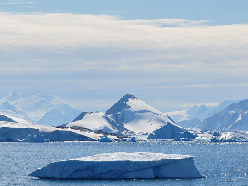 Opportunities in Antarctica can improve South Africa's ocean economy. (Image: Vincent van Zeijst, Wikimedia Commons)