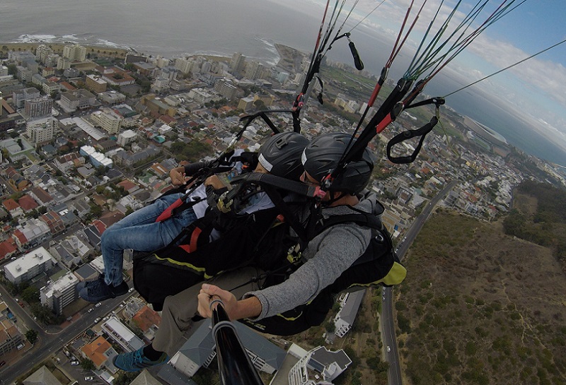 durban woman nisha varghese paraglides